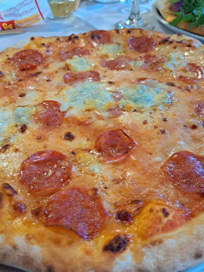 Mambly B&B Ristorante Pizzeria Galliate Eksteriør billede